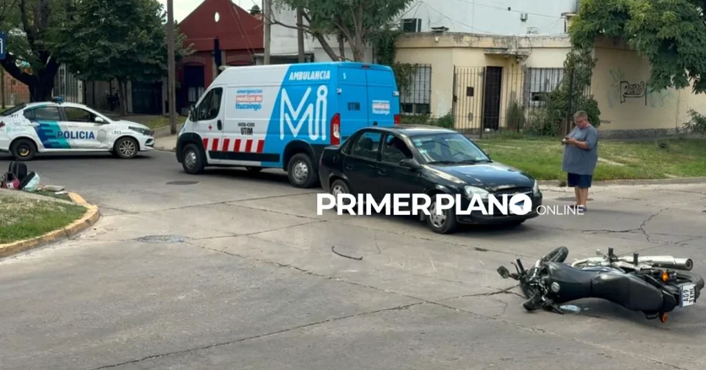 Choque moto y Corsa en Ituzaingó