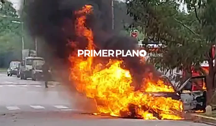 Explosión de auto en Ituzaingó