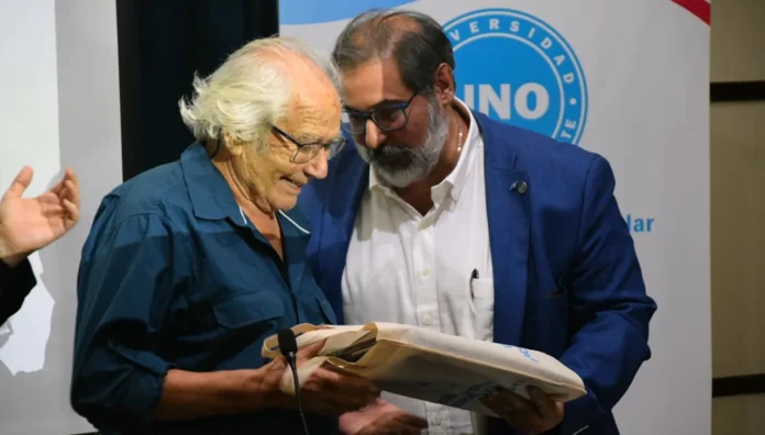 Reconocimiento a Adolfo Pérez Esquivel en la UNO