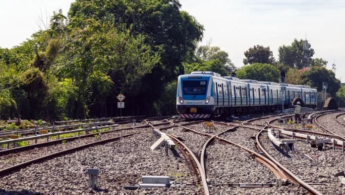 El tren Mitre vuelve a Retiro