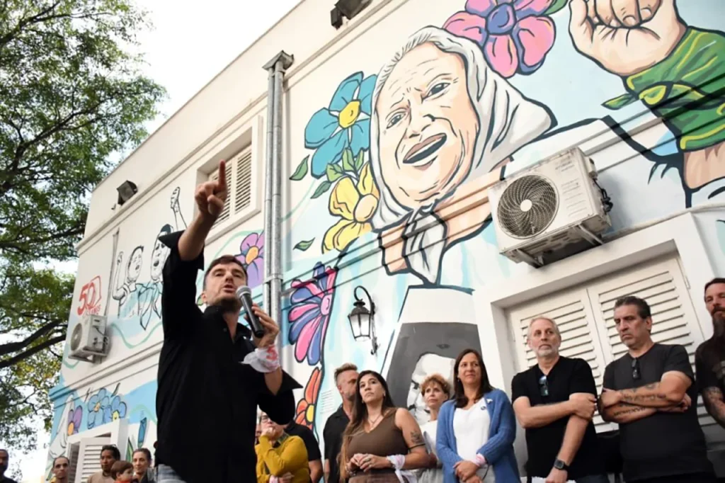 Homenajes a Nora Cortiñas en Morón