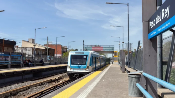 Tren Sarmiento llega a Moreno