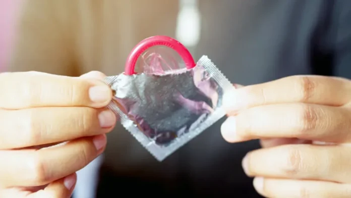 Achique de personal en fábrica de preservativos