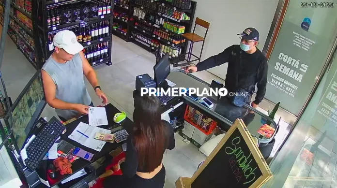 Robo a comercio en Boedo
