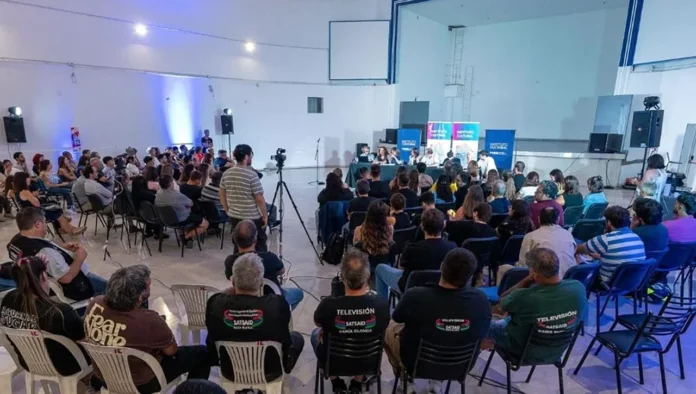 Foro audiovisual en Merlo