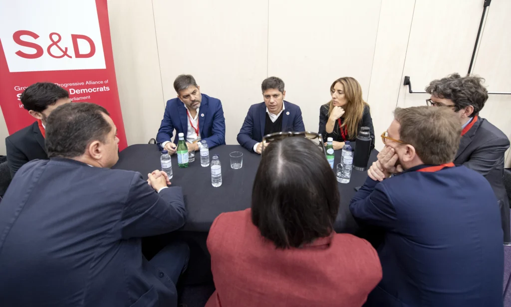 Kicillof de gira por España