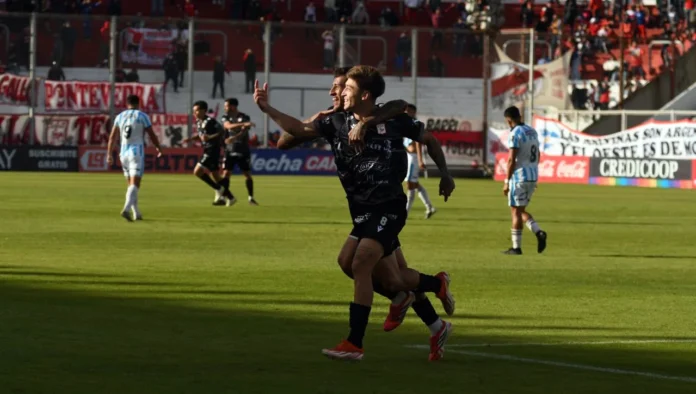 Morón le ganó a Racing de Córdoba