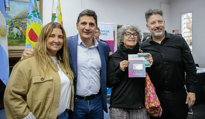 Entrega de Pases Libres Multimodal en Merlo