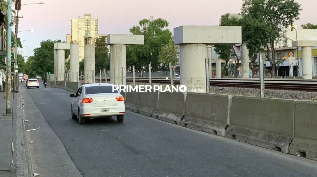 Puente vehicular en Villa Sarmiento