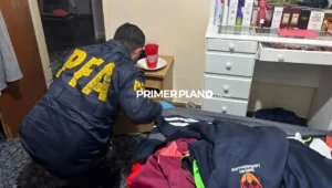 Funcionaria de Morón allanada por venta de drogas