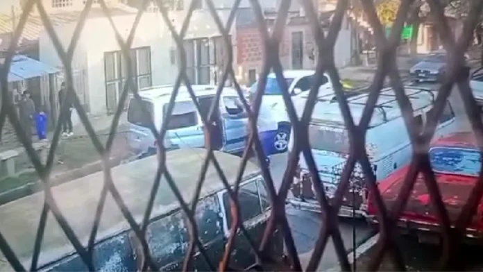 Choque frente a un jardín en La Matanza