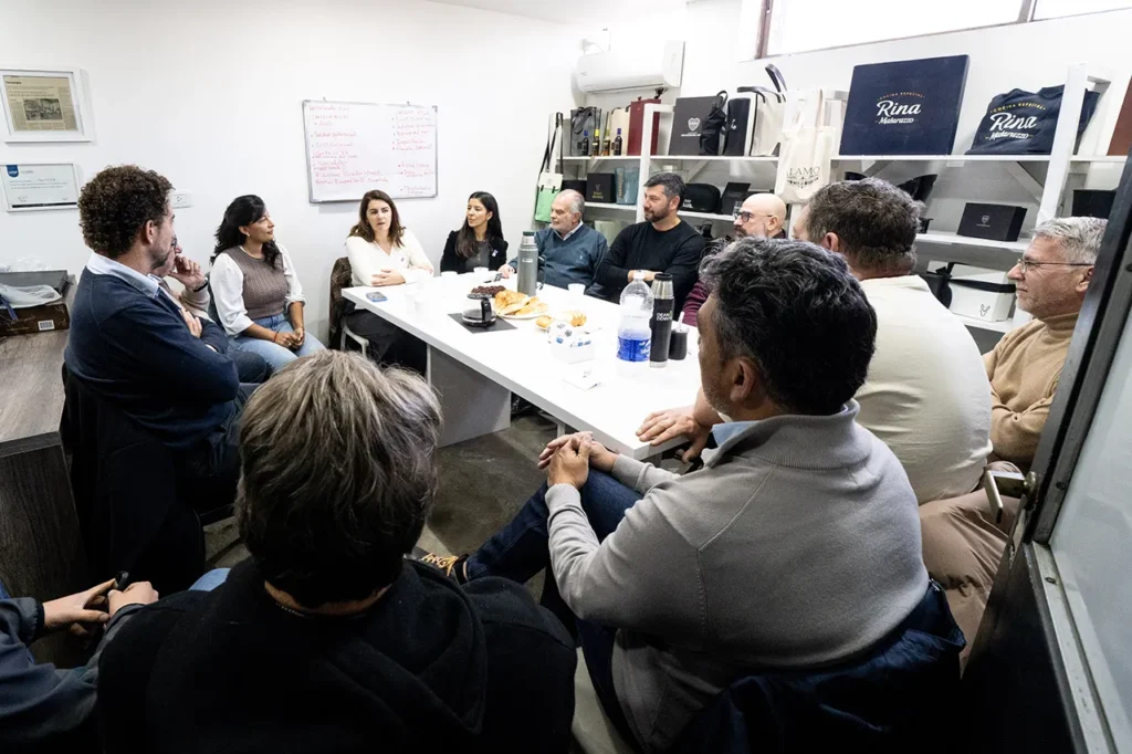 Recorrida de Mariel Fernández por Tres de Febrero