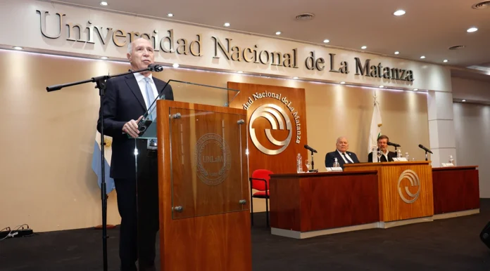 Conferencia de Lorenzetti en la UNLaM