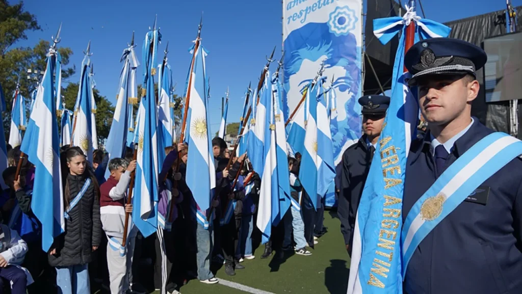 Promesa de lealtad a la bandera en Merlo 2026