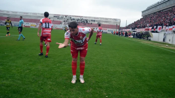 A quién le dedicó su golazo Juan Manuel Olivares