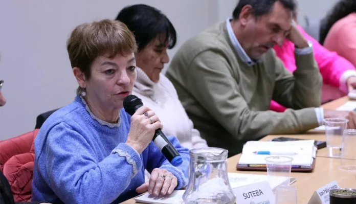 Reclamo de gremios docentes a Kicillof