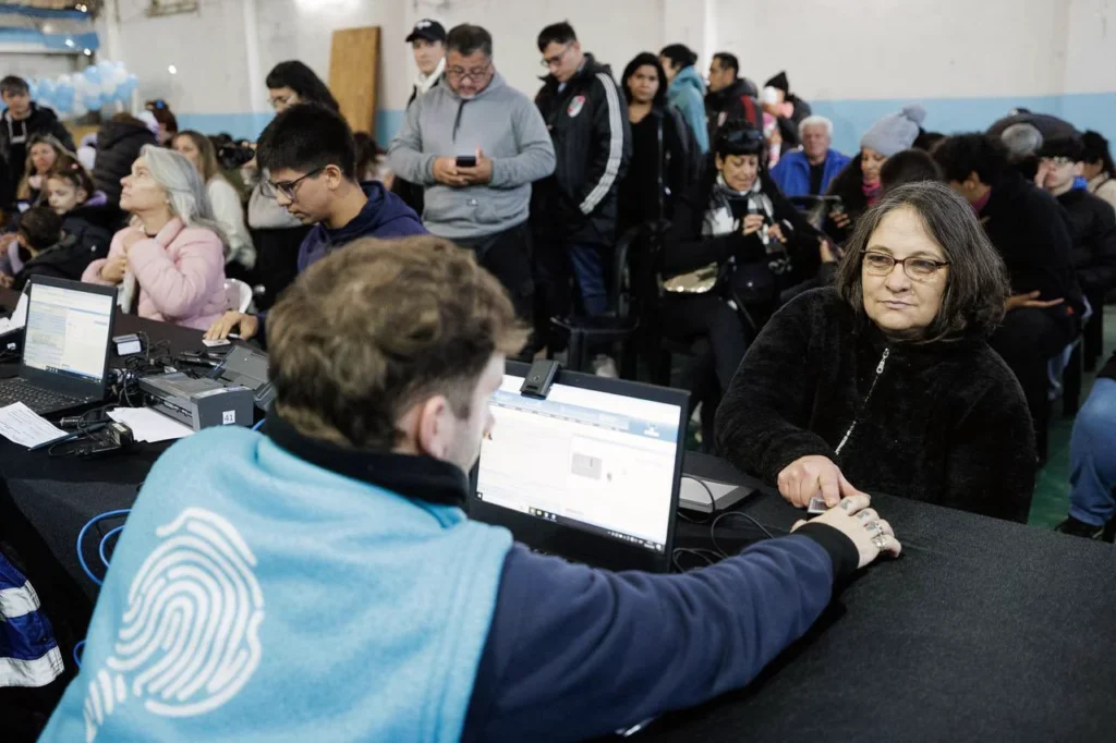 Operativo de documentación en Ituzaingó