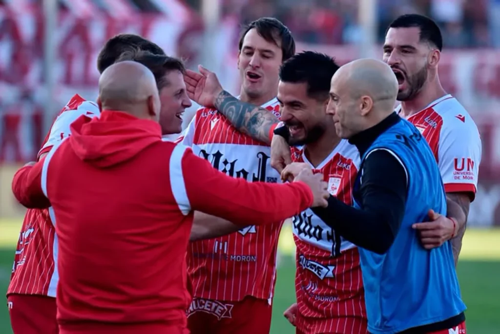 Morón goleó a Ferro