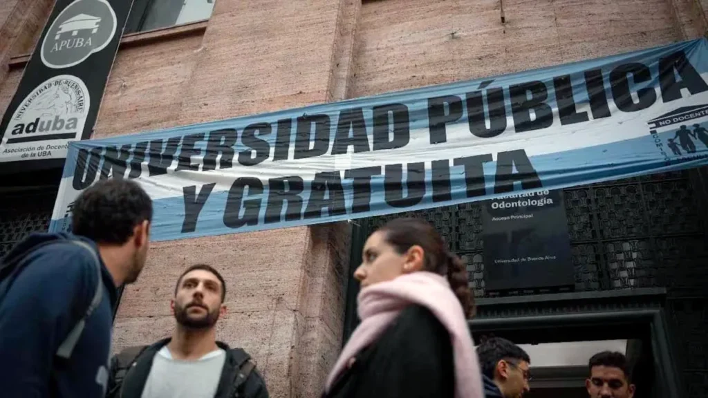 Quieren cobrar a extranjeros por salud y educación