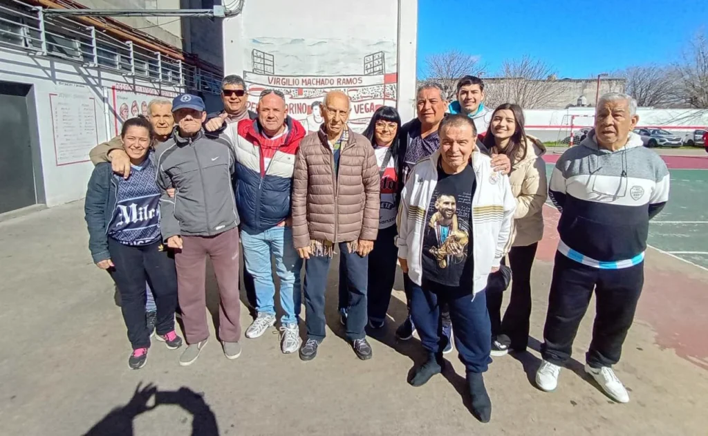Abuelos a la cancha