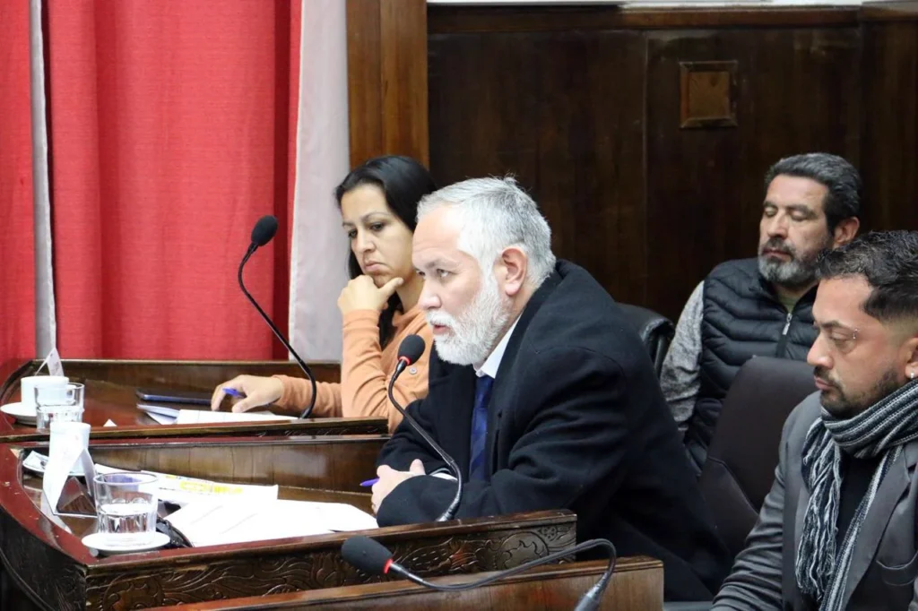 Interna libertaria en Morón