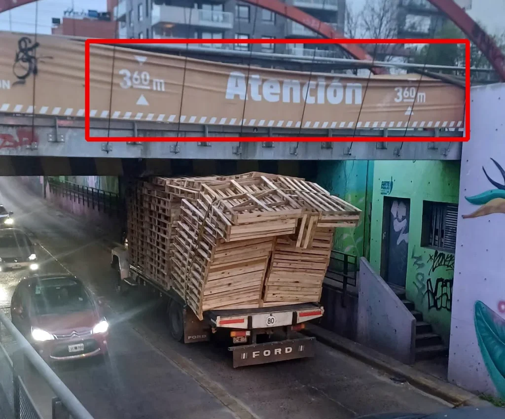 Camión con palets túnel de Haedo