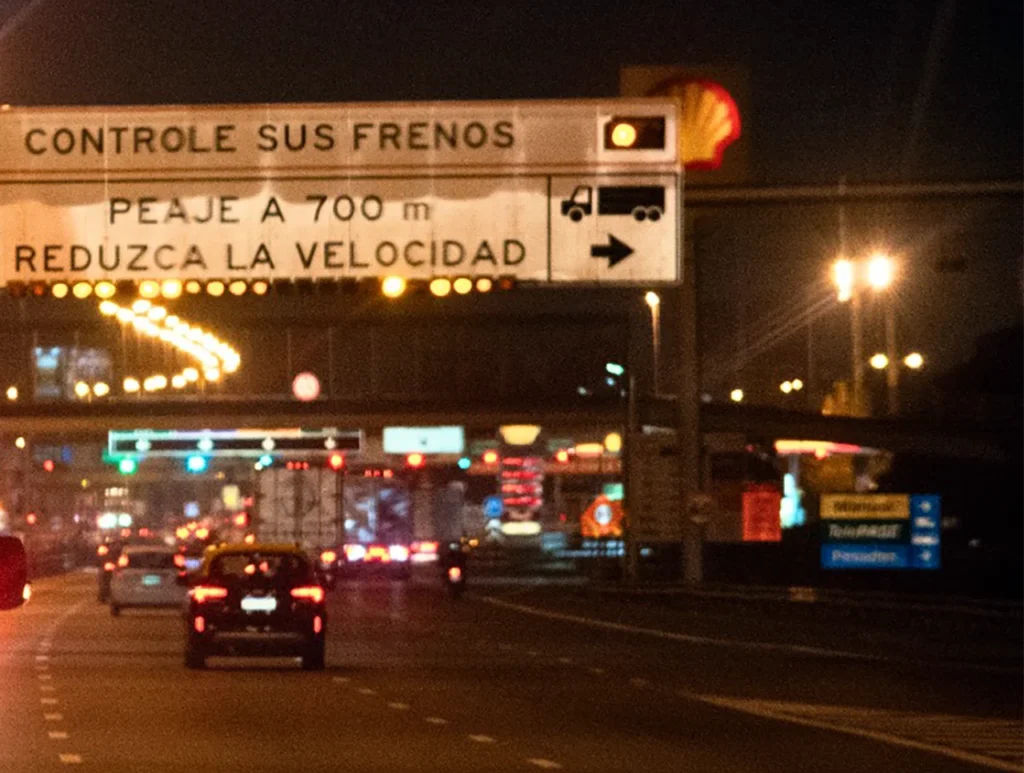 2 policías detenidos por extorsión en Acceso Oeste
