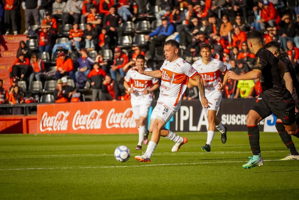 Morón le ganó a Colón en Santa Fe