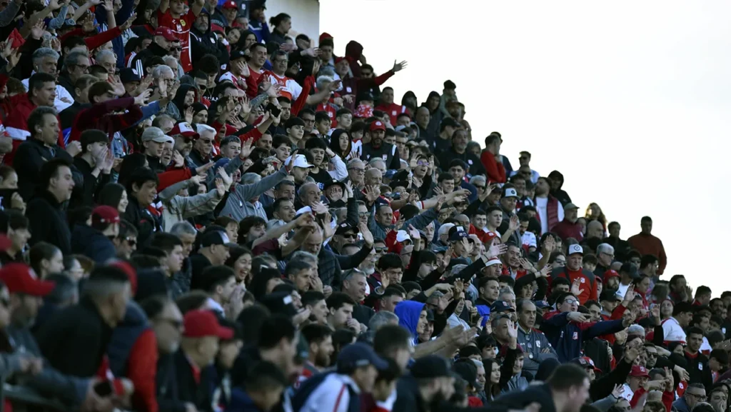 Los Andes Morón con visitantes