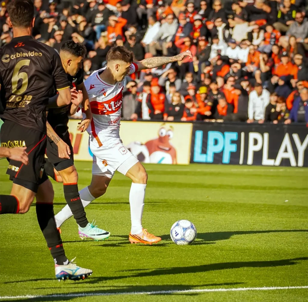 Morón le ganó a Colón en Santa Fe