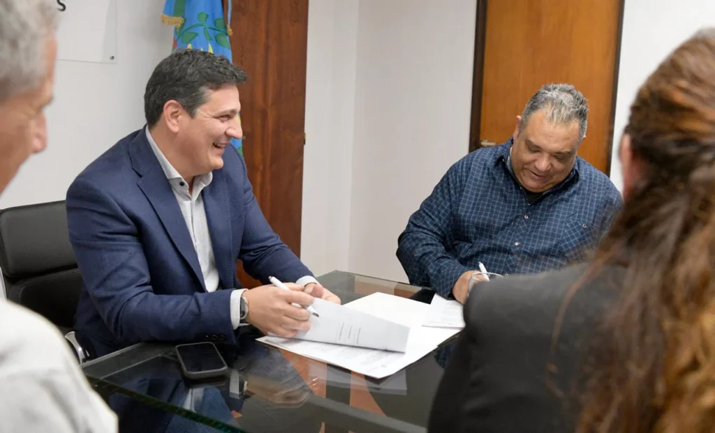 Marinucci entregó equipamiento en Morón