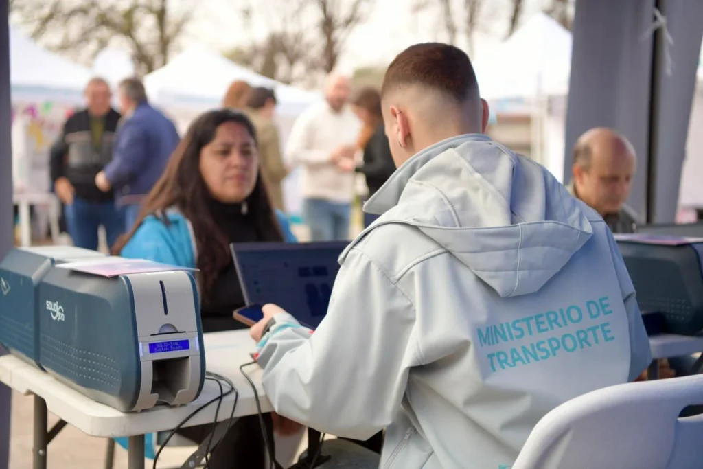 Entrega de Pases Libres Multimodal en Morón