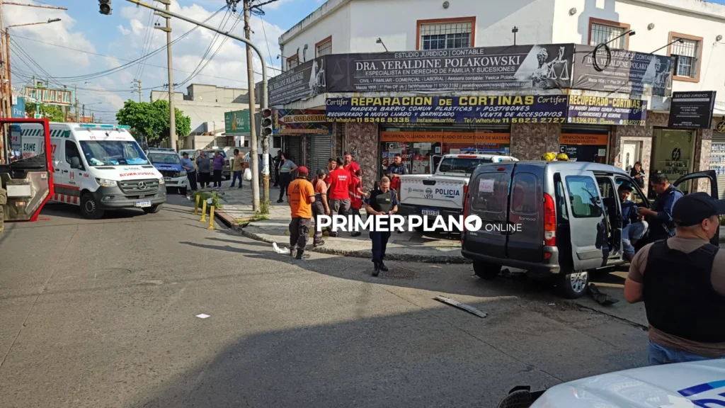 Choque camioneta y patrullero