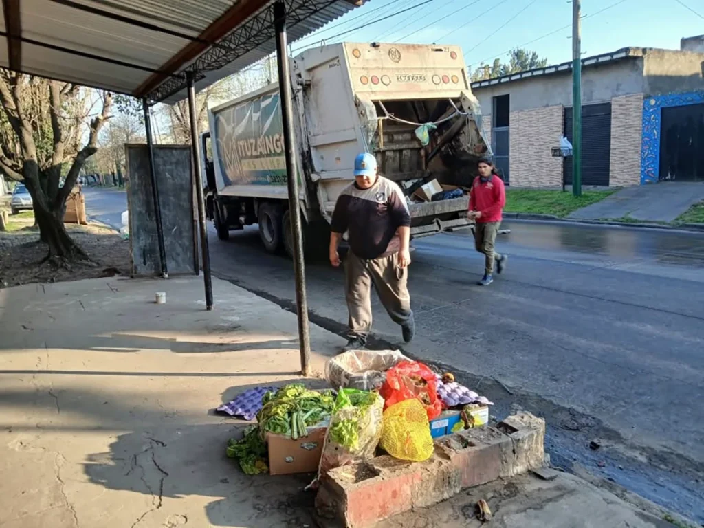 Juan Carlos López pide estatizar el servicio de recolección de residuos en Ituzaingó